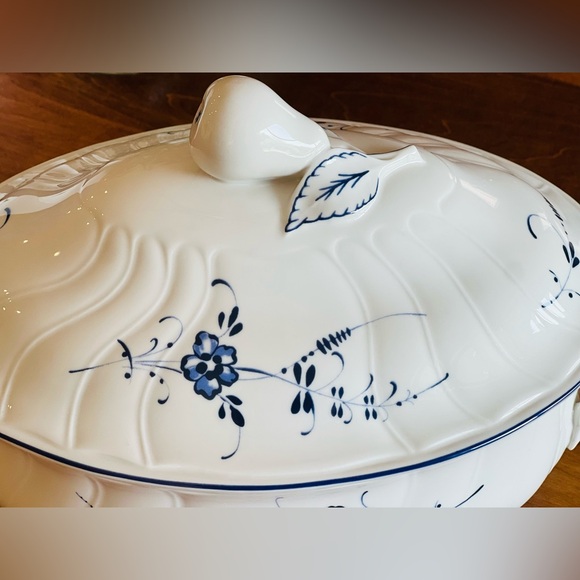 NWT Villeroy & Boch Old Luxembourg Oval soup tureen 84.6 oz. - Picture 8 of 13